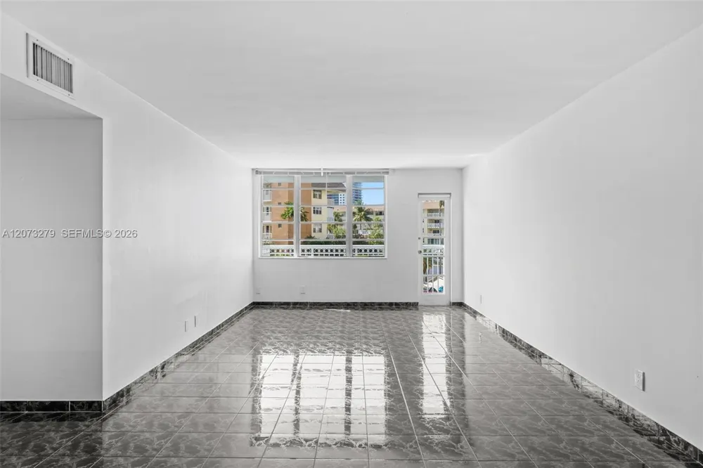 1913 S Ocean Dr #208A Hallandale Beach, FL 33009