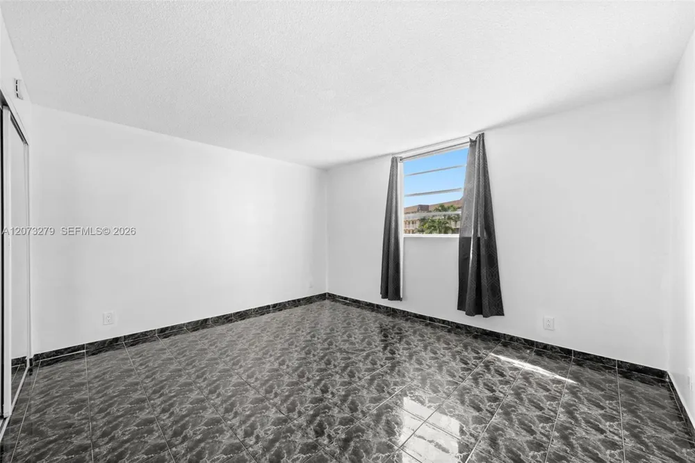 1913 S Ocean Dr #208A Hallandale Beach, FL 33009