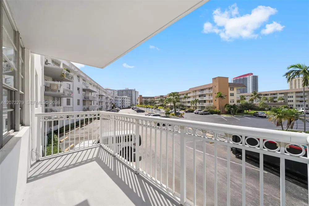 1913 S Ocean Dr #208A Hallandale Beach, FL 33009
