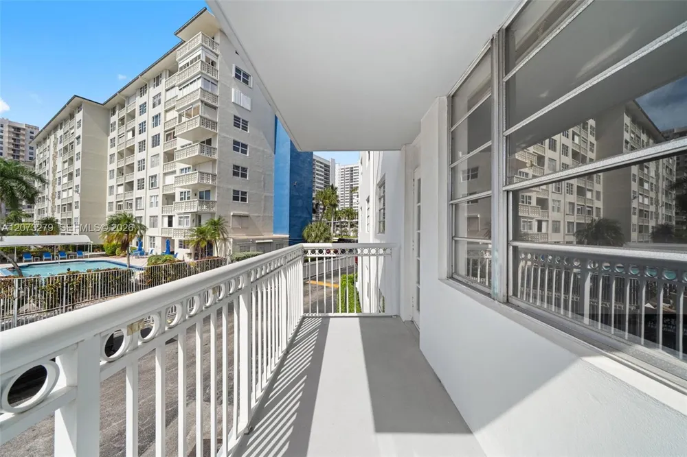 1913 S Ocean Dr #208A Hallandale Beach, FL 33009