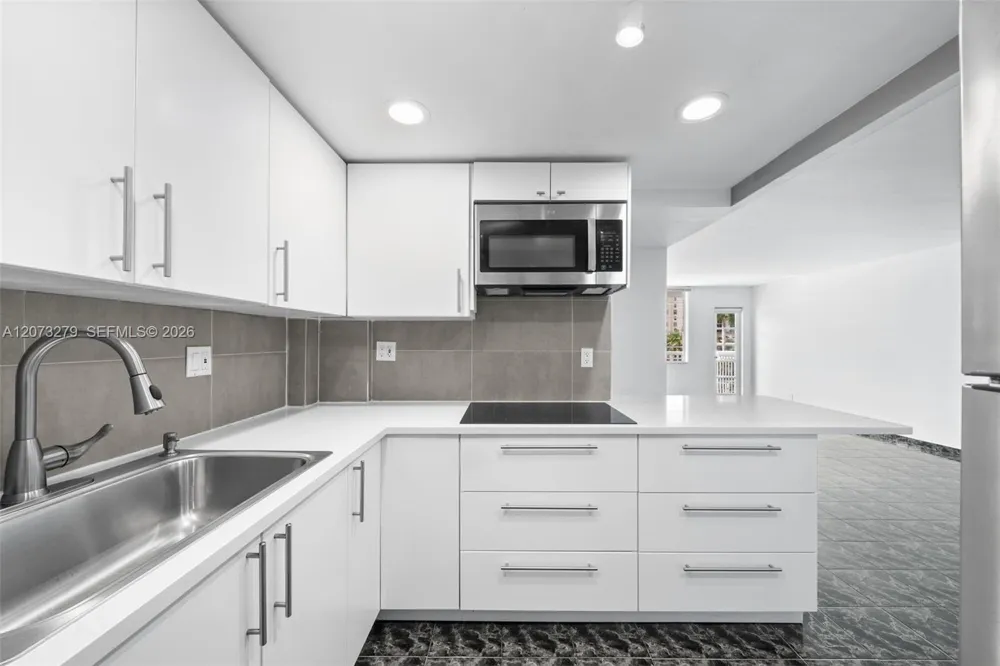 1913 S Ocean Dr #208A Hallandale Beach, FL 33009