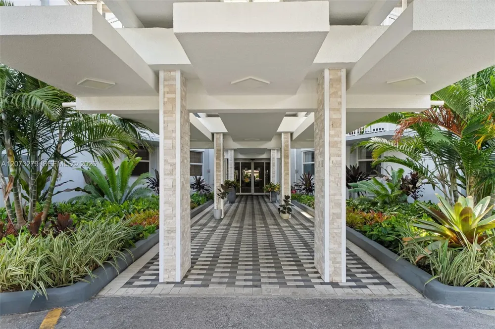 1913 S Ocean Dr #208A Hallandale Beach, FL 33009