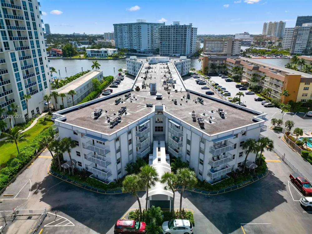 1913 S Ocean Dr #208A Hallandale Beach, FL 33009
