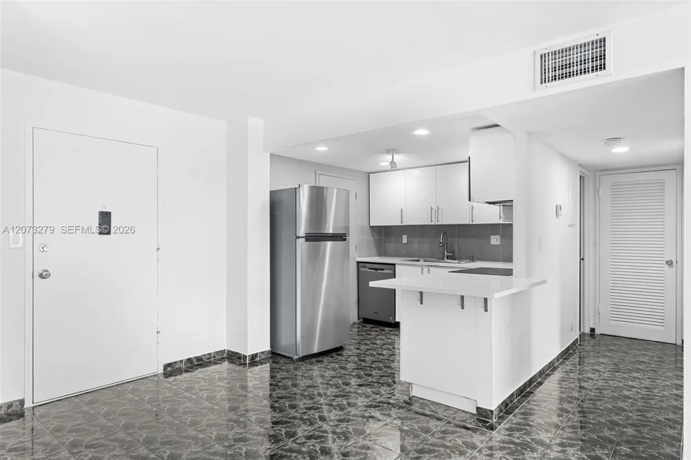 1913 S Ocean Dr #208A Hallandale Beach, FL 33009