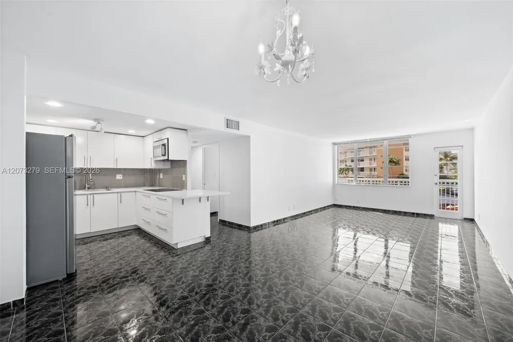 1913 S Ocean Dr #208A Hallandale Beach, FL 33009
