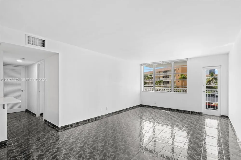 1913 S Ocean Dr #208A Hallandale Beach, FL 33009