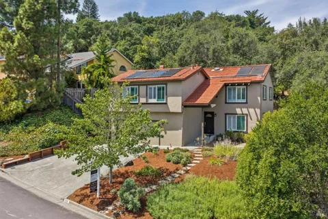 710 Arlington Circle