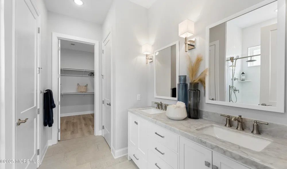 8 Dahlia Court Manalapan, NJ 07726
