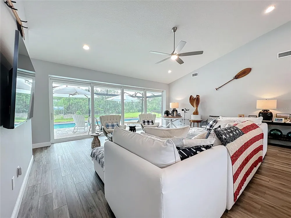 10220 & 10224 BAY LAKE ROAD Groveland, FL 34736