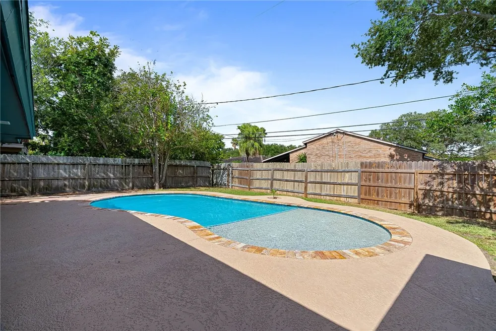 332 Poenisch Drive Corpus Christi, TX 78412