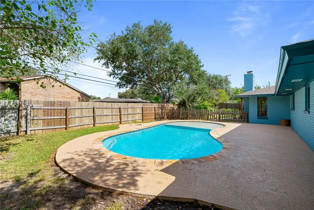 332 Poenisch Drive Corpus Christi, TX 78412