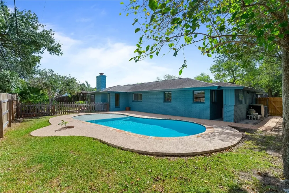 332 Poenisch Drive Corpus Christi, TX 78412