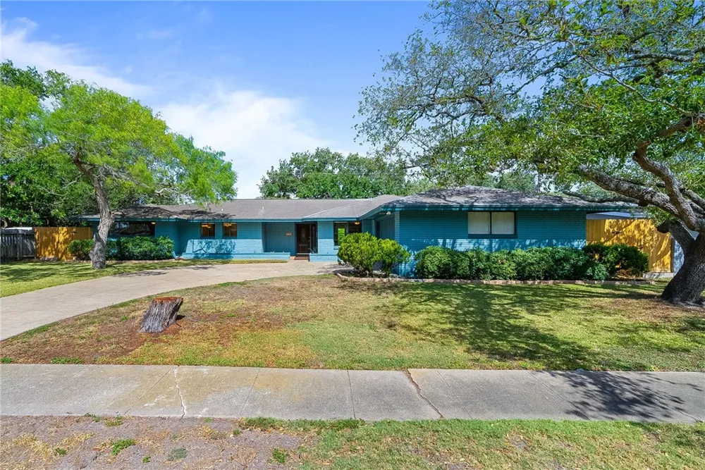 332 Poenisch Drive Corpus Christi, TX 78412