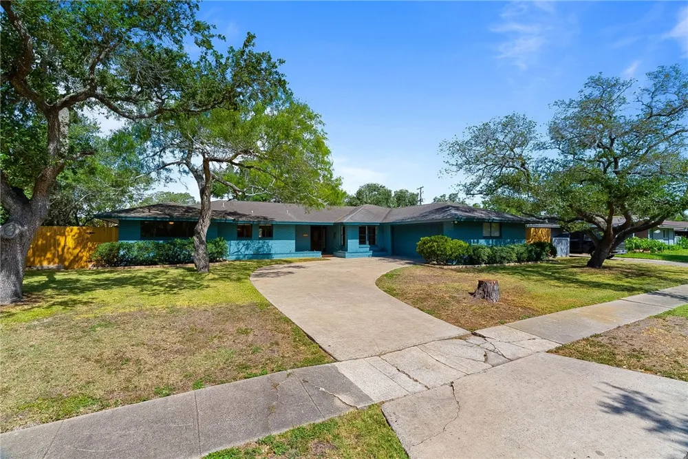 332 Poenisch Drive Corpus Christi, TX 78412