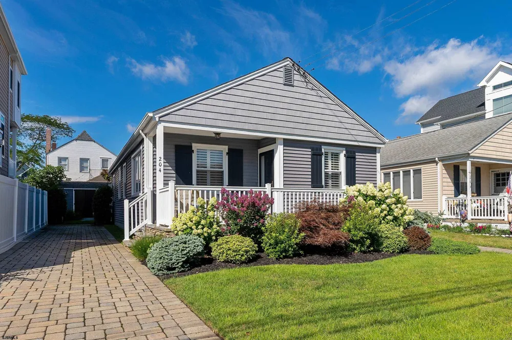 204 N Kenyon Ave Margate, NJ 08403
