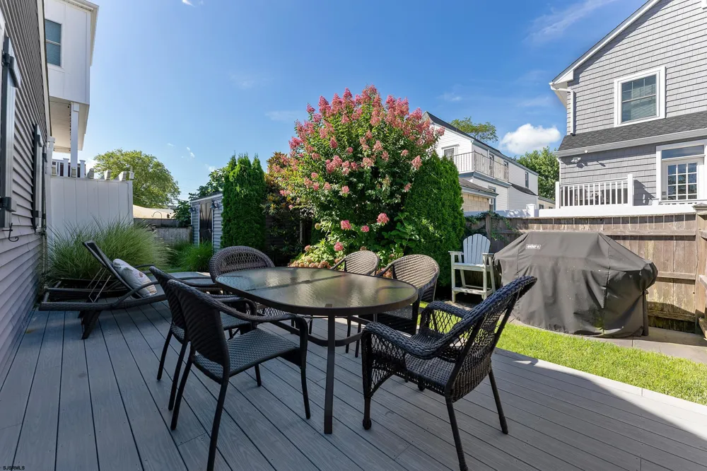 204 N Kenyon Ave Margate, NJ 08403