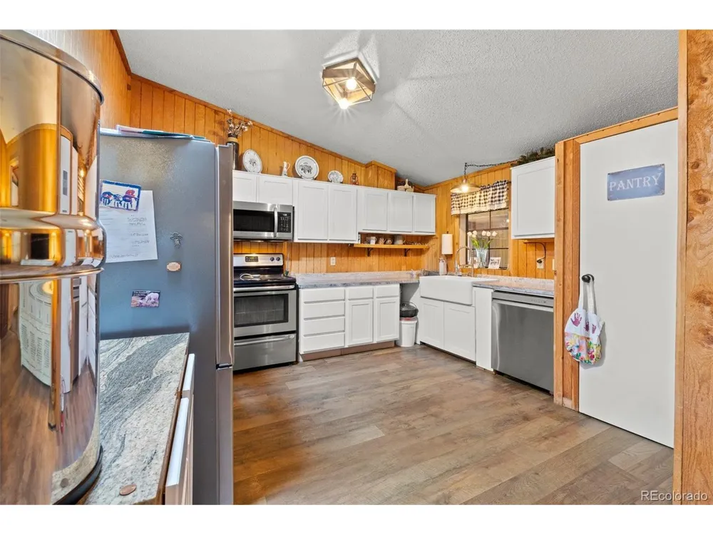 242 Poplar Lane Guffey, CO 80820