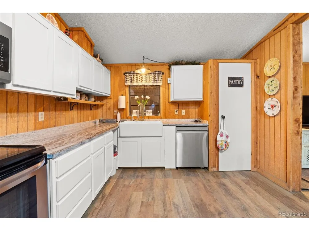 242 Poplar Lane Guffey, CO 80820