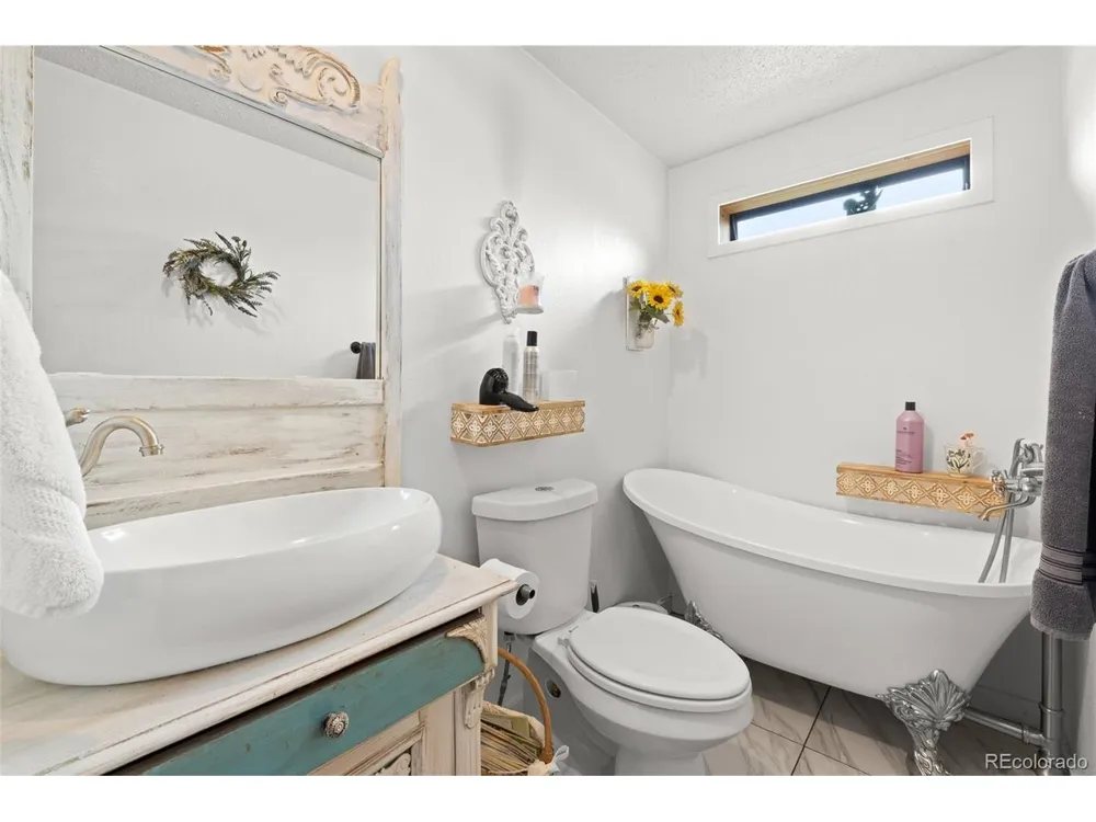 242 Poplar Lane Guffey, CO 80820