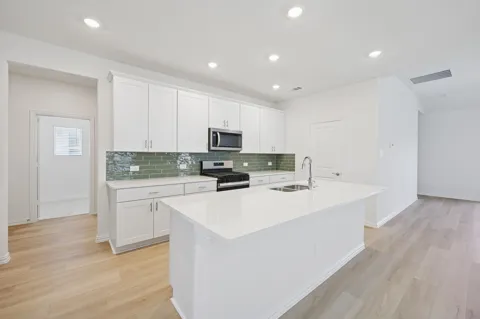 2119 Longchamp Lane