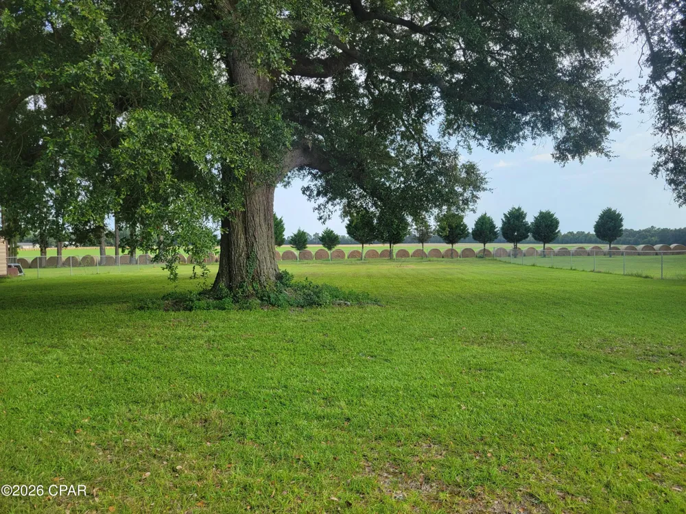 5081 8th Avenue Malone, FL 32445