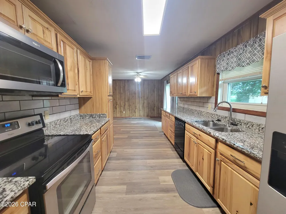 5081 8th Avenue Malone, FL 32445