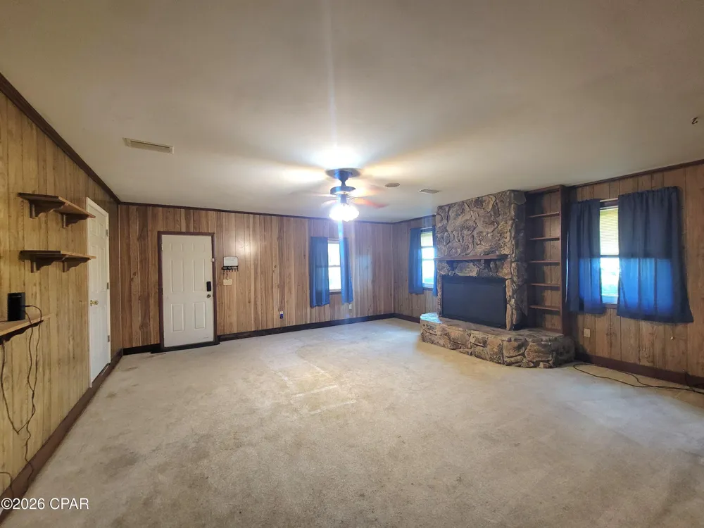 5081 8th Avenue Malone, FL 32445