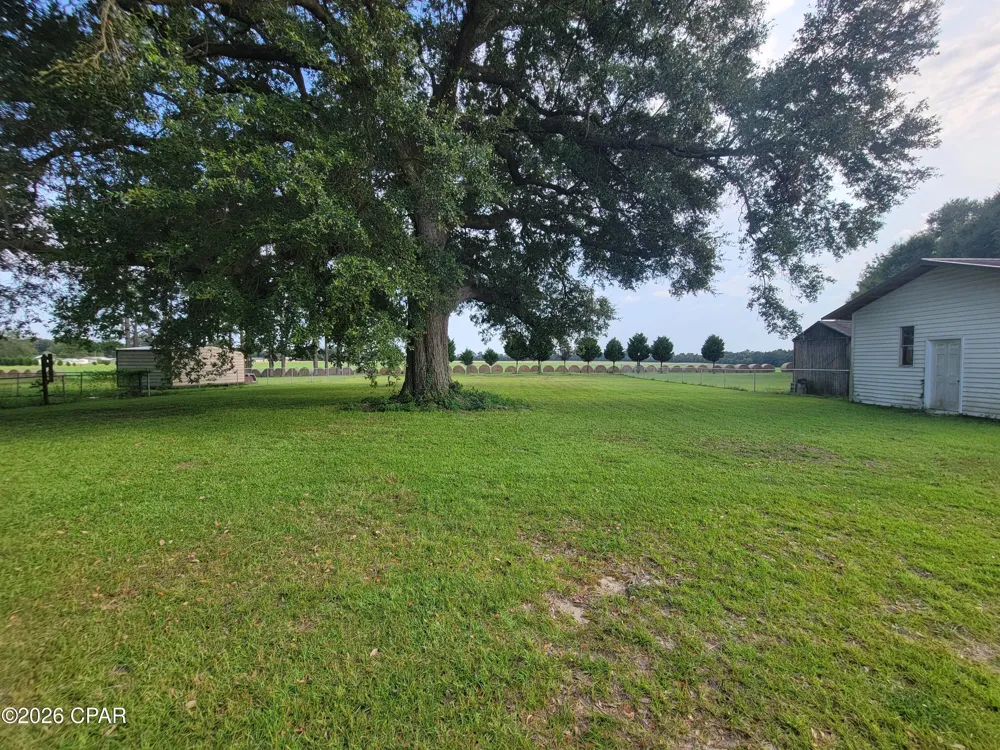 5081 8th Avenue Malone, FL 32445