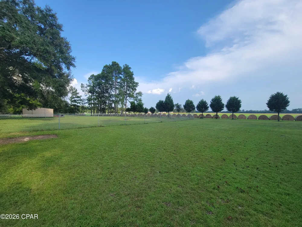 5081 8th Avenue Malone, FL 32445