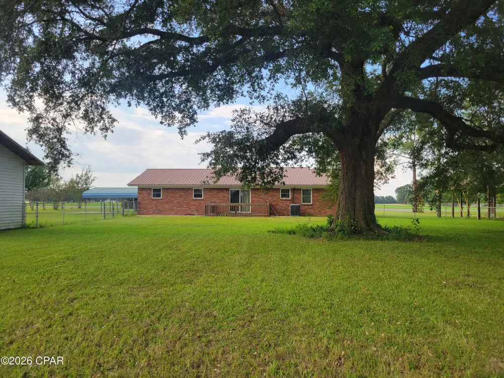 5081 8th Avenue Malone, FL 32445