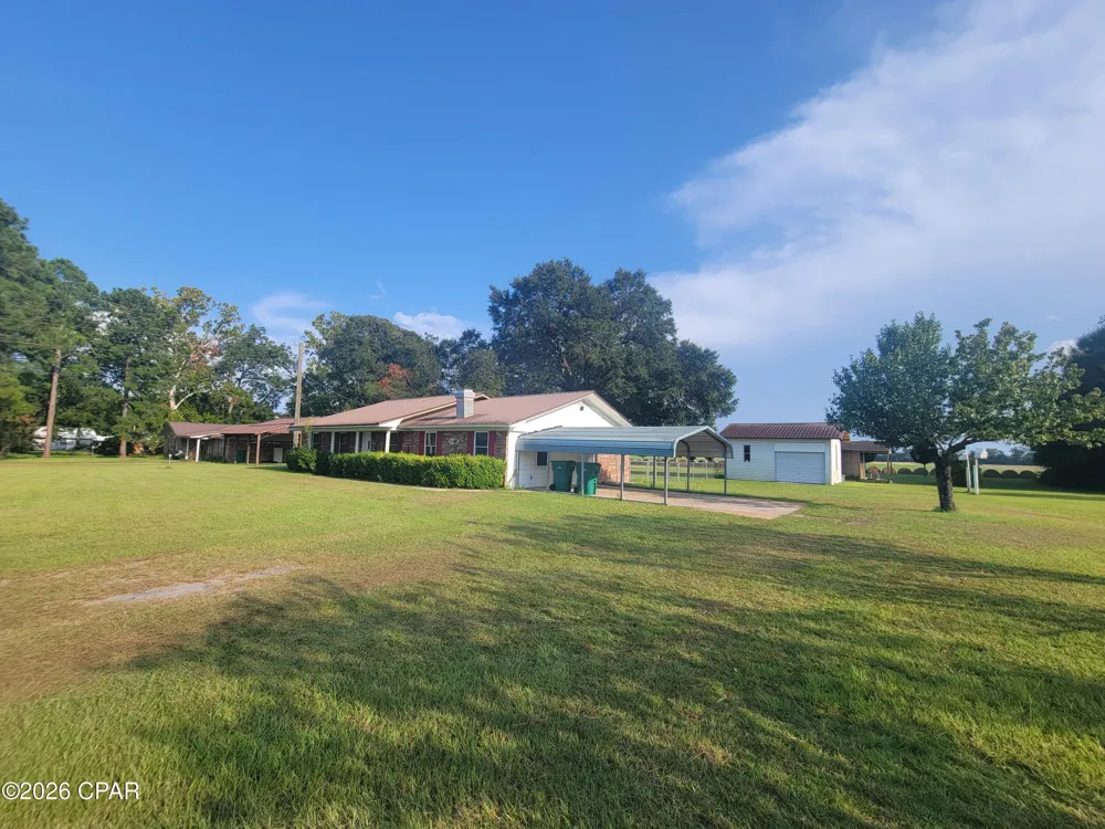 5081 8th Avenue Malone, FL 32445