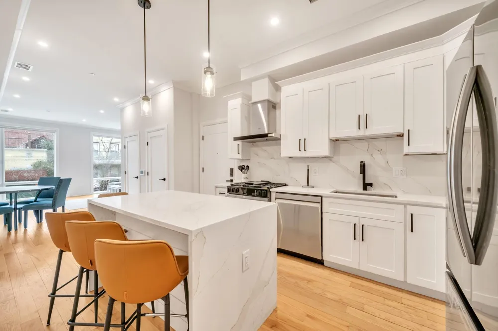 136 35TH ST Union City, NJ 07087