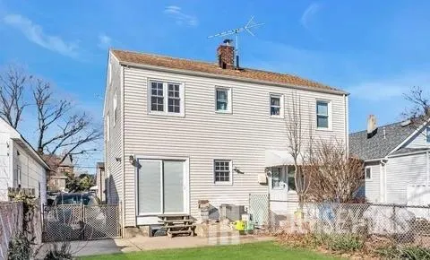 580 S Garden Avenue Woodbridge Proper, NJ 07095