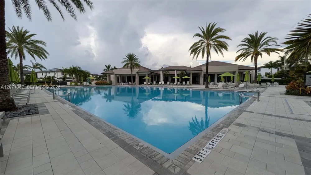 8001 NW 41st St #F-204 Doral, FL 33166