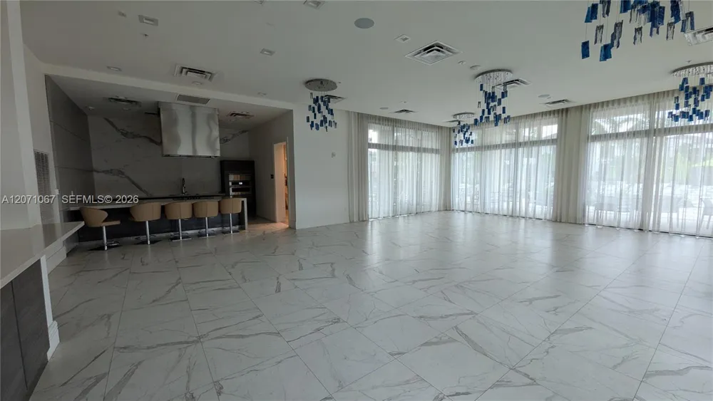 8001 NW 41st St #F-204 Doral, FL 33166