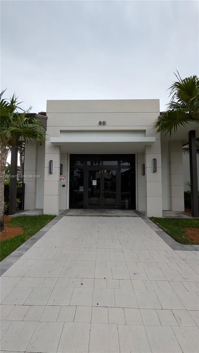 8001 NW 41st St #F-204 Doral, FL 33166