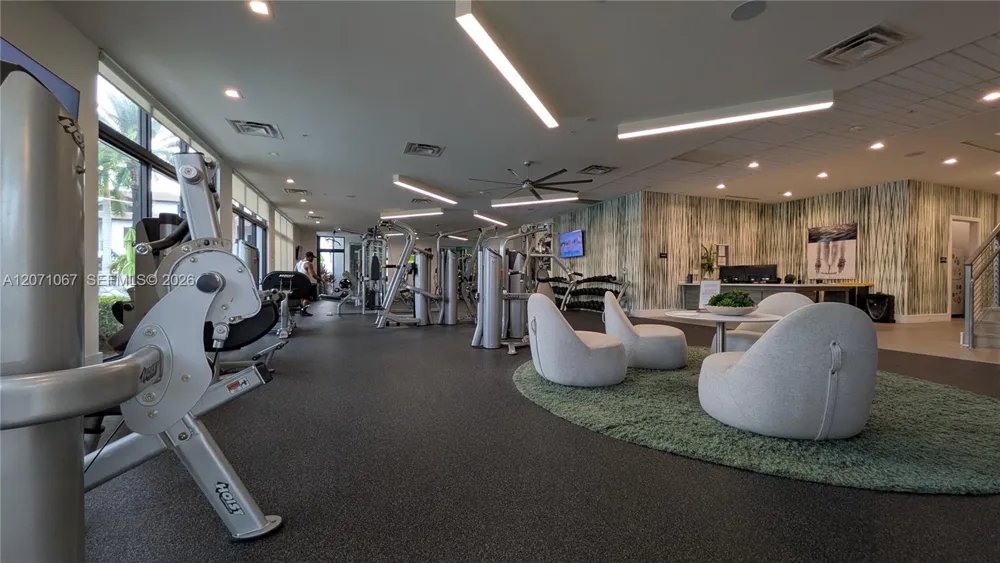 8001 NW 41st St #F-204 Doral, FL 33166