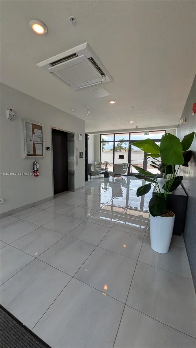 8001 NW 41st St #F-204 Doral, FL 33166