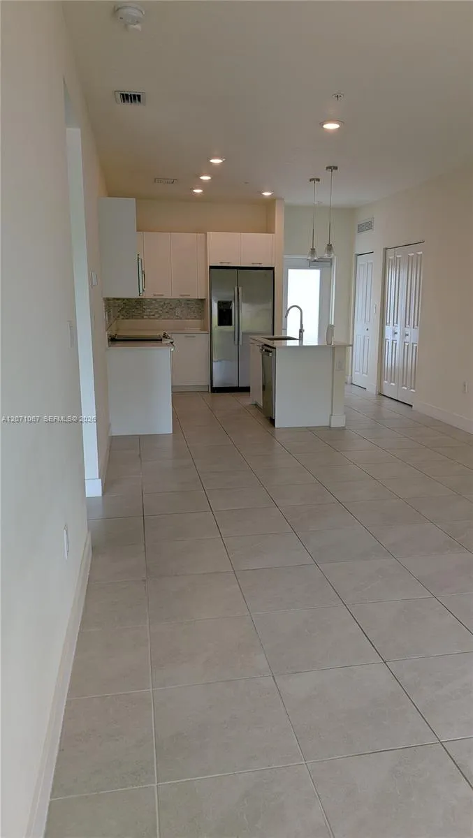 8001 NW 41st St #F-204 Doral, FL 33166