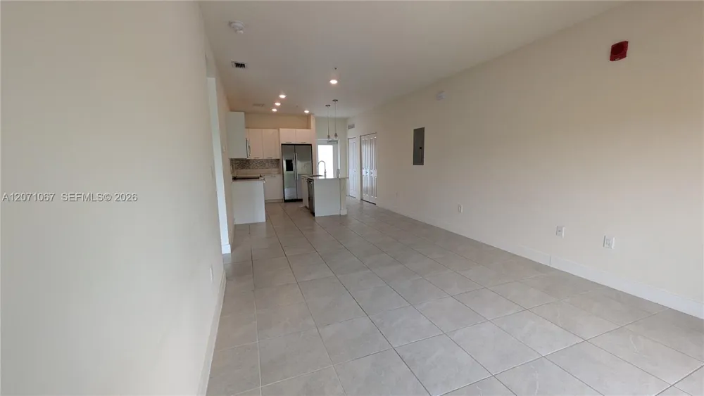 8001 NW 41st St #F-204 Doral, FL 33166