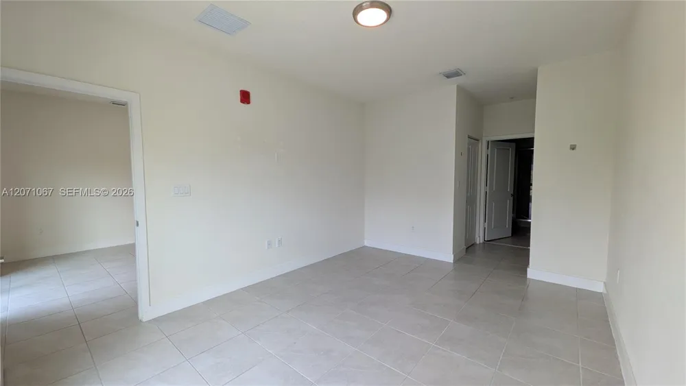 8001 NW 41st St #F-204 Doral, FL 33166