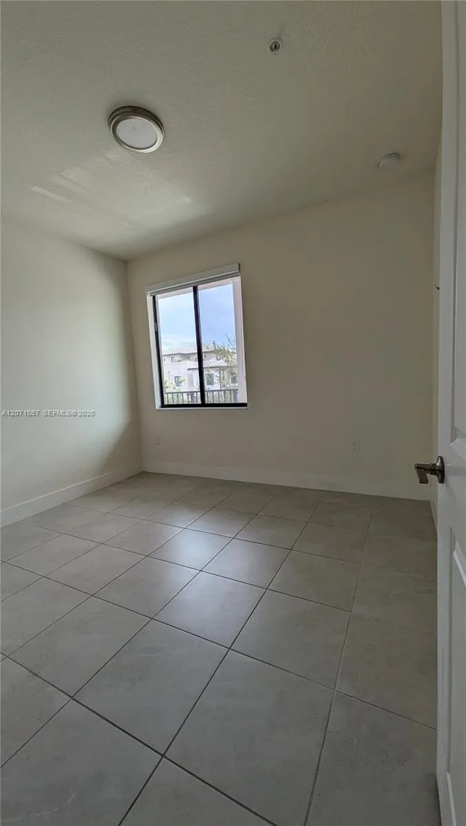 8001 NW 41st St #F-204 Doral, FL 33166