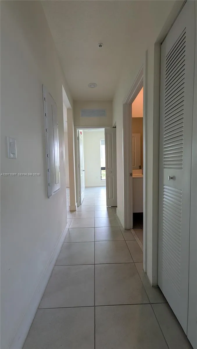 8001 NW 41st St #F-204 Doral, FL 33166