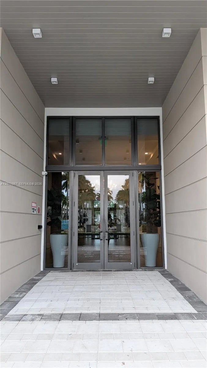 8001 NW 41st St #F-204 Doral, FL 33166