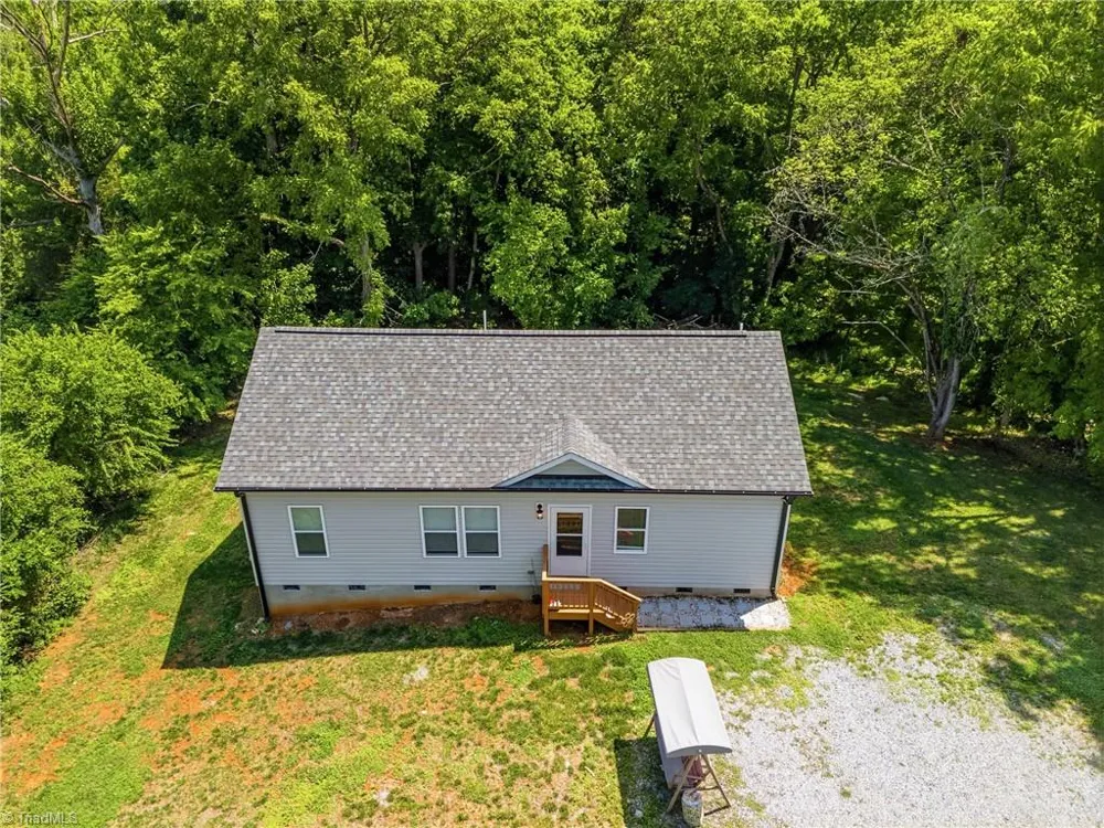 1620 Atway Loop Burlington, NC 27215