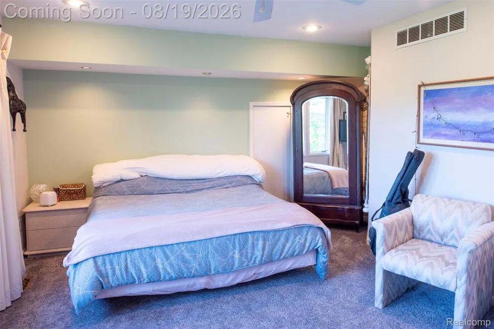 320 Charlevoix Street Commerce Charter Township, MI 48382