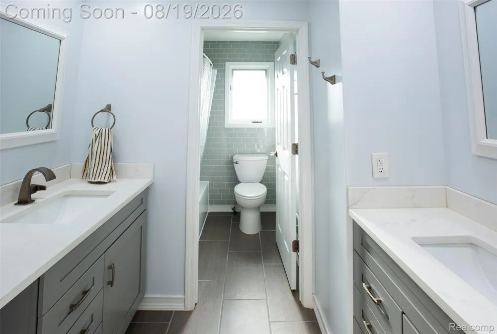 320 Charlevoix Street Commerce Charter Township, MI 48382