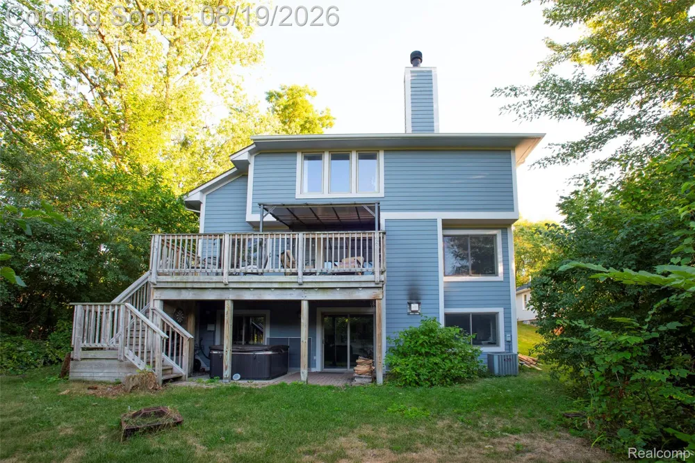 320 Charlevoix Street Commerce Charter Township, MI 48382
