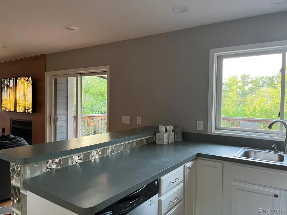 320 Charlevoix Street Commerce Charter Township, MI 48382