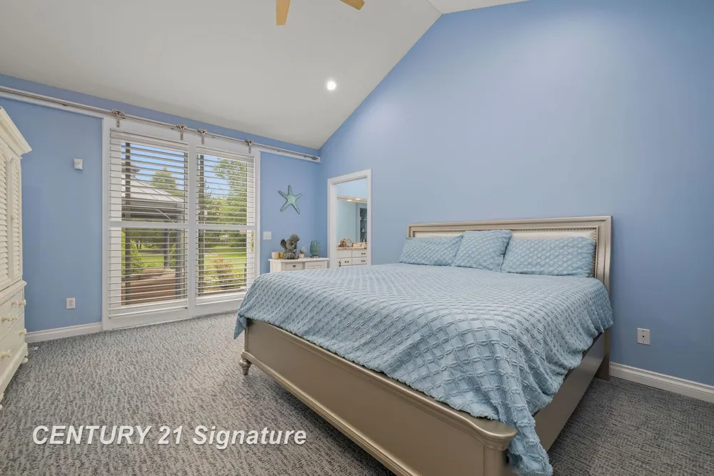 5790 Dunrovin Drive Saginaw Charter Township, MI 48638